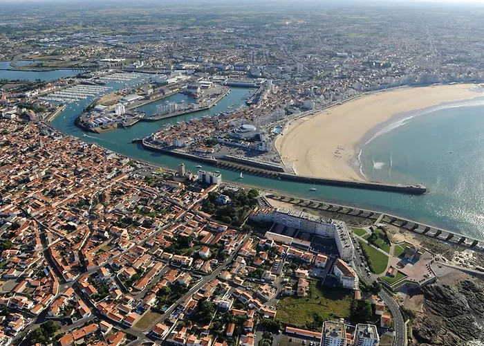 Maison Paisible Avec Jardin, Garage, Wifi, Proche Et Commerces - Fr-1-92-798 בית נופש Les Sables-dʼOlonne