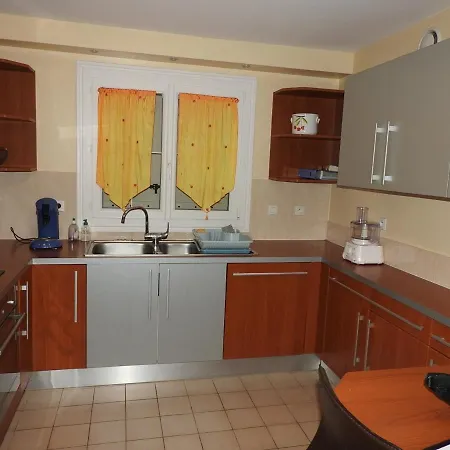 Maison Paisible Avec Jardin, Garage, Wifi, Proche Et Commerces - Fr-1-92-798 *