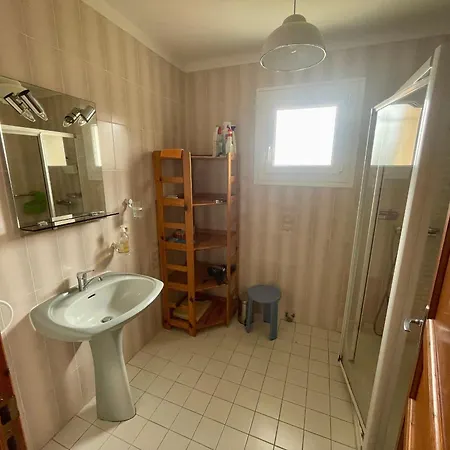 Holiday home Maison Paisible Avec Jardin, Garage, Wifi, Proche Et Commerces - Fr-1-92-798