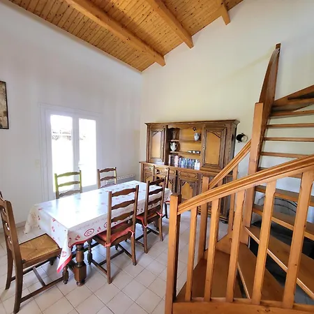 Maison Paisible Avec Jardin, Garage, Wifi, Proche Et Commerces - Fr-1-92-798 Nyaraló *