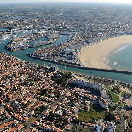 Maison Paisible Avec Jardin, Garage, Wifi, Proche Et Commerces - Fr-1-92-798 Nyaraló